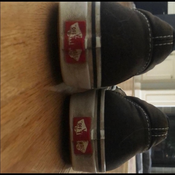 Vans - Picture 2 of 5